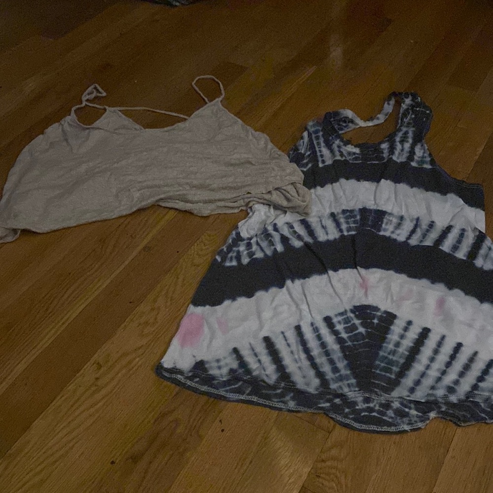 Bundle of flowy tank tops ( one racer back by Chasor/ one cropped by Emma& Sam